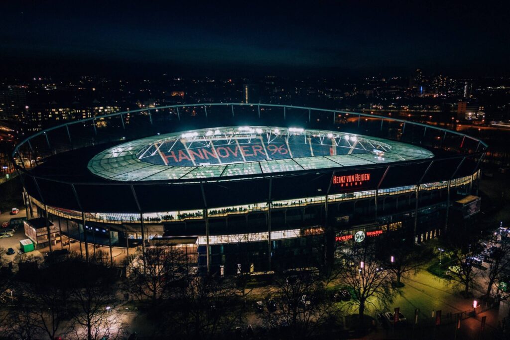 Heinz von Heiden Arena Hannover - bei Nacht